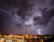 السعودية | تقلبات جوية أمطار متوقعة في تبوك والجوف والحدود الشمالية اعتباراً من مساء الأحد